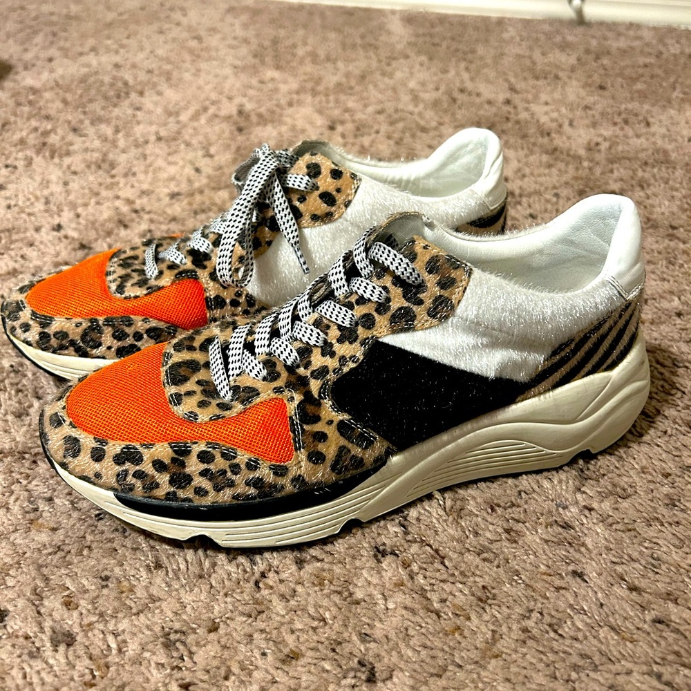 Stylish casual tennis shoes